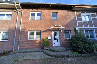 Dormagen-Nievenheim: In ruhiger Lage - Großes Einfamilienhaus mit Garage