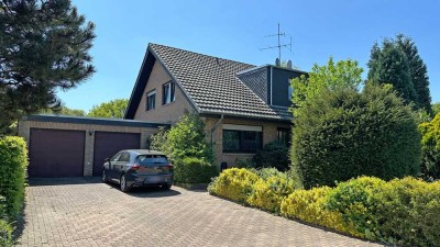Familienidylle in Hünxe:  Großzügiges Zweifamilienhaus in ruhiger Wohnlage!