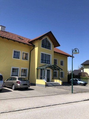 Gemütliche 3-Zimmer-Wohnung mit Balkon in optimaler Lage in Mattighofen