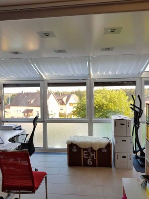 Gepflegte 3-Zimmer-Wohnung mit Freisitz und Einbauküche in Ursensollen/Garsdorf