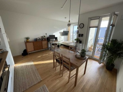 Nachmieter gesucht: Helle 1-Zimmer-Wohnung mit Einbauküche in der Nähe von Berlin