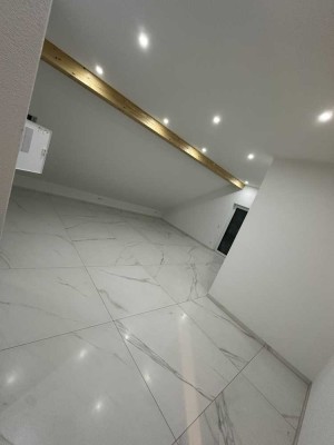 Moderne Dachgeschosswohnung in Kirchseeon – Neubau mit gehobenem Wohnkomfort und Balkon