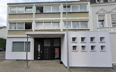 Über den Dächern von Euskirchen... 3 Zimmer Wohnung in ruhigem 3 Familienhaus.