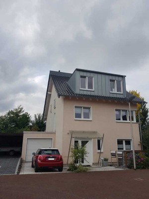 Maisonette 3-Raum-EG-Wohnung mit Terasse und kleinem Gartenanteil in Monheim am Rhein