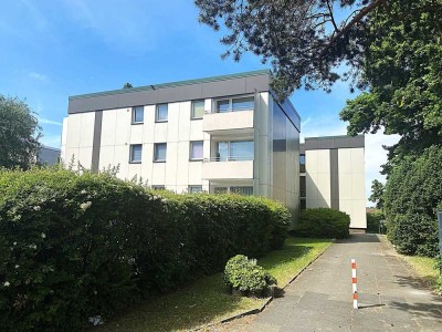 Modernisierte 3 Zimmerwohnung im Hochparterre mit Balkon und Garage...