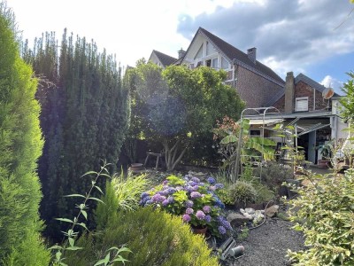 Gemütliches Einfamilienhaus mit Garten in guter Lage von Neuss-Norf