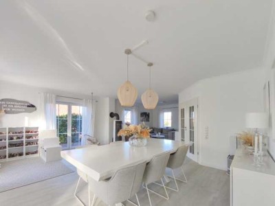 Modernes Einfamilienhaus im Kapitänshausstil in traumhafter Lage am Plöner See