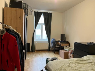 WUNDERSCHÖNE 2-ZIMMER-ALTBAUWOHNUNG MIT BALKON IN RUHIGER TOPLAGE – NÄHE HAUPTBAHNHOF