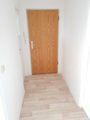 Kernsanierte  2 Zimmer Wohnung mit EBK - nur 25 Min. nach Leipzig *ideal für Singles & Pärchen*