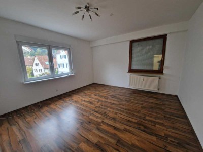 Helle 4-Zimmer Erdgeschosswohnung in Unterreichenbach
