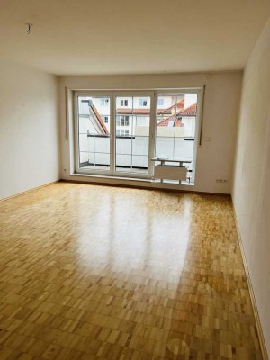 Helle 2-Zimmer-Maisonette-Wohnung mit zwei Balkonen