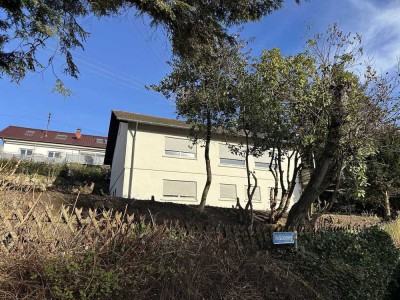 Zuhause mit Schlossblick – Charmantes Einfamilienhaus in traumhafter Lage von Gernsbach-Scheuern