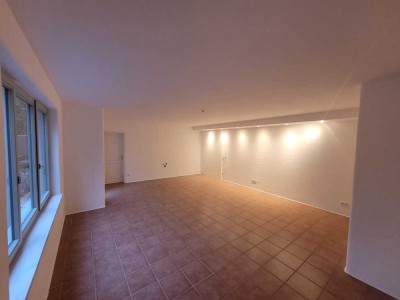 Helle, stilvolle 1-Zimmer Wohnung in Schäftlarn