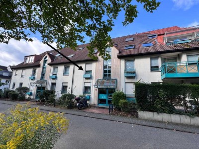 Refrath, 3-Zimmer-Wohnung in kleiner Einheit, Ortszentrum