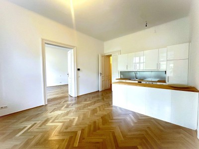 Charme und Großzügigkeit: Altbaujuwel in ruhiger Cottagelage