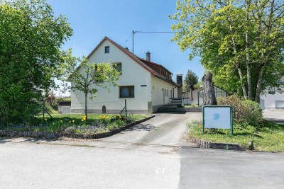 Raum für Leben, Arbeit & Träume – 
Ihr Familien-& Geschäftssitz am Ortsrand