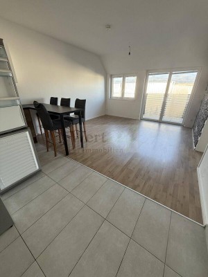 Moderne 3 Zimmer Wohnung mit Balkon in Grünruhelage zu vermieten!