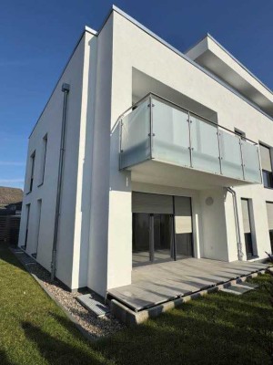 ///Erstbezug - TOP Lage - 3 Zimmer, Küche, Bad, Gäste-WC und Balkon/Terrasse in Baunatal Große