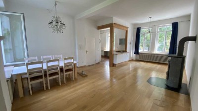 Lichtdurchflutete Altbauwohnung mit hohen Decken im Herzen von Hennef