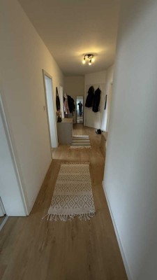 Freundliche und neuwertige 3-Raum-EG-Wohnung mit gehobener Innenausstattung mit süd Balkon in Düren