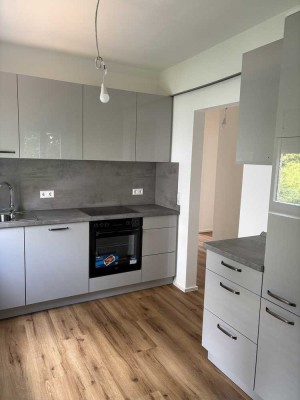 Kernsanierte, moderne 3-Zimmer-Wohnung mit Balkon, EBK & Gartenanteil in zentraler Lage in Degerloch