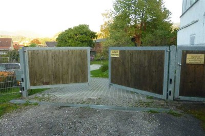 Hübsche 3-Zi-DHH mit Terrasse, EBK, TGL-Duschbad im Herzen von Gernsbach, Stellplatz