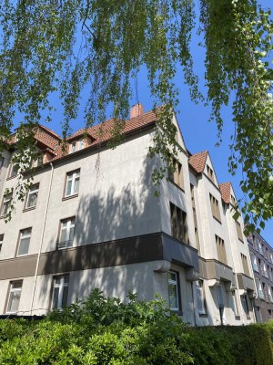Vollständig modernisierte 2 Zimmer Wohnung in ruhiger Grünlage, große Wohnküche, Tageslichtbad