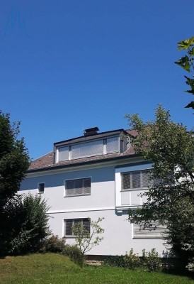 Gepflegte"Single" Dachgeschoßwohnung ca. 50m² , in Stadtvilla Nähe Infineon