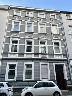 Altbaucharme im citynahen Dellviertel mit großem Balkon als Eigentumswohnung