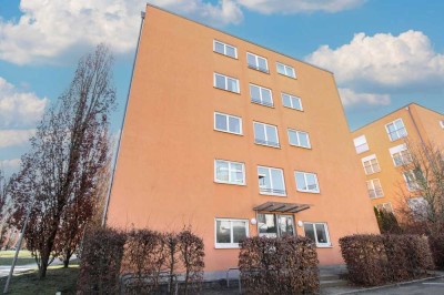 Sofort wohlfühlen: Bezugsfreie 4-Zi.-Whg. mit Balkon und TG-Stellplatz in Sackgassenlage