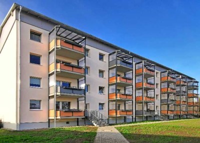 Sanierte 1-Raum-Wohnung im Erdgeschoss mit Balkon