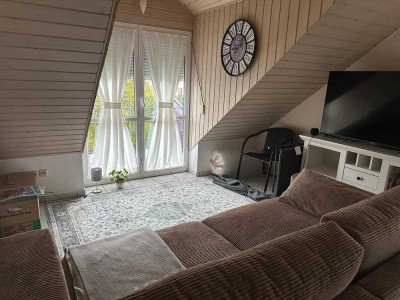 Helle 2-Zimmer Dachgeschosswohnung mit Balkon + TG in Odelzhausen