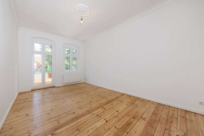 Frisch sanierter Altbautraum mit Balkon (sofort bezugsfrei)