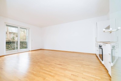 FUßE VOM RUCKERLBERG I DIREKT AM LEONHARDBACH I LKH NÄHE I SÜD-TERRASSE I SACKSTRAßE I ABSOLUTE RUHELAGE I MODERNER GRUNDRISS I EXKLUSIVER NEUBAU I TIEFGARAGE I AB SOFORT VERFÜGBAR I