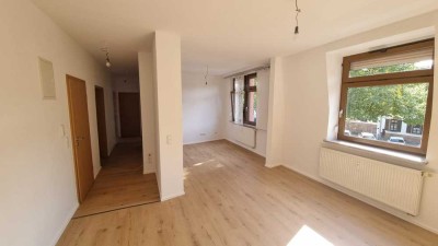 Frisch renoviert & zentral: Wohnung am Schlossgarten für Paare oder WG
