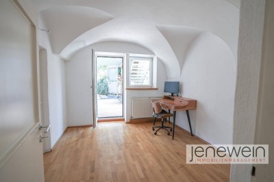 GERÄUMIGE DREIZIMMERWOHNUNG MIT GROSSER SÜDTERRASSE UND GARAGE
