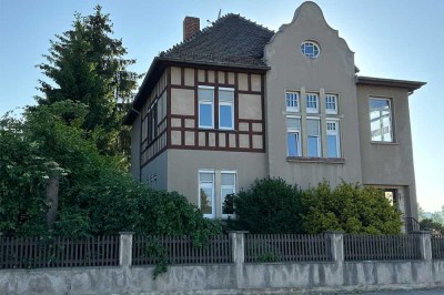 Stadtvilla, 6 helle Zimmer, 177 m² WFL mit Garten und Garage in Nobitz OT Lehndorf