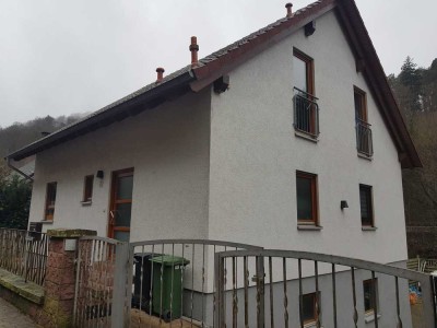 Haus in Weidenthal 
1450 € - 158 m² - 7.0 Zi.