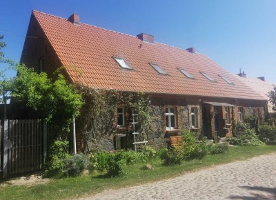 Historisches Feldstein-Gutshaus, ehem. Künstlerresidenz mit 282 m² Wohnfläche