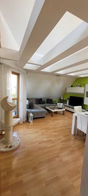 Exklusive, gepflegte 3-Zimmer-Maisonette-Wohnung mit geh. Innenausstattung mit Balkon und EBK
