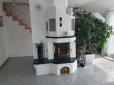 Elegante DG Maisonette Wohnung mit Kamin und Dachterrasse am Perlacher Forst. Provisionsfrei