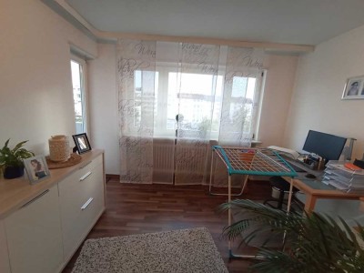 3Zi-Wohnung an WG am Ostring nahe KIT, viele Parkplätze möglich