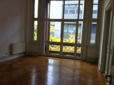 Großzügige Altbauwohnung in der Stadt