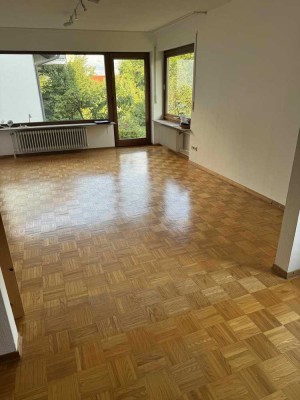 Freistehendes Einfamilienhaus mit großem Garten in Tübingen von Privat