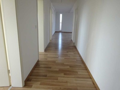 +NEU!!!+ERSTKLASSIGE 4R.-WHG.++DACHTERRASSE+TOLLES BAD++EINBAUKÜCHE+++FBH+LIFT+TIEFGARAGE+UVM.+