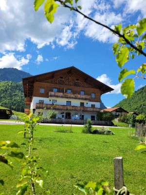 Geräumige 3-Zimmer-Wohnung zur Miete in 83458, Schneizlreuth