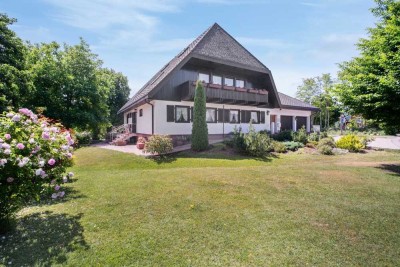 Provisionsfrei – Großzügiges Einfamilienhaus in idyllischer Lage mit Weitblick + ELW