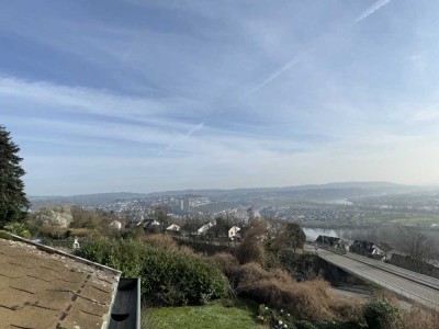 Panoramablick inklusive... Top gepflegte Dachgeschosswohnung in Weitersburg