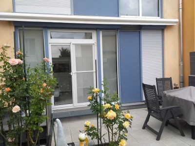 Modernes Reihenhaus mit Garten, Dachterrasse und hochwertiger Ausstattung in Ingolstadt