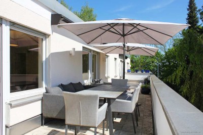 Luxuriöse 2,5-Zimmer-Dachgeschosswohnung mit Dachterrasse und Penthouse Feeling in Bogenhausen!